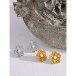 Load image into Gallery viewer, Floral Pearl Stud Earrings